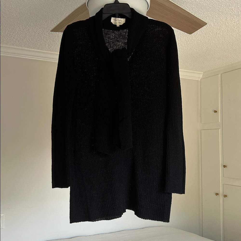 MaxMara Black V-Neck Sweater and scarf